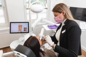 Zahnarztpraxis Werderstrasse - Behandlung